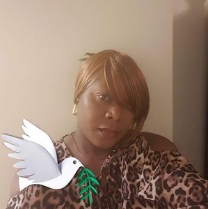 Meet your Posher, Debbie-ann